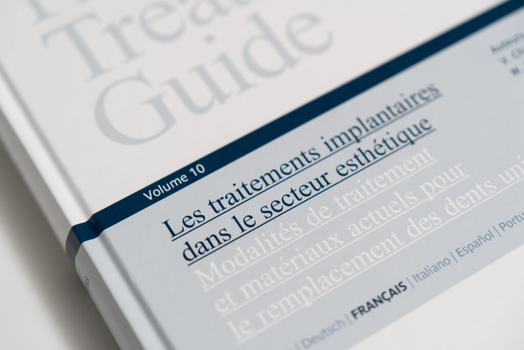 Publication scientifique en implantologie dentaire complications et suivi des implants