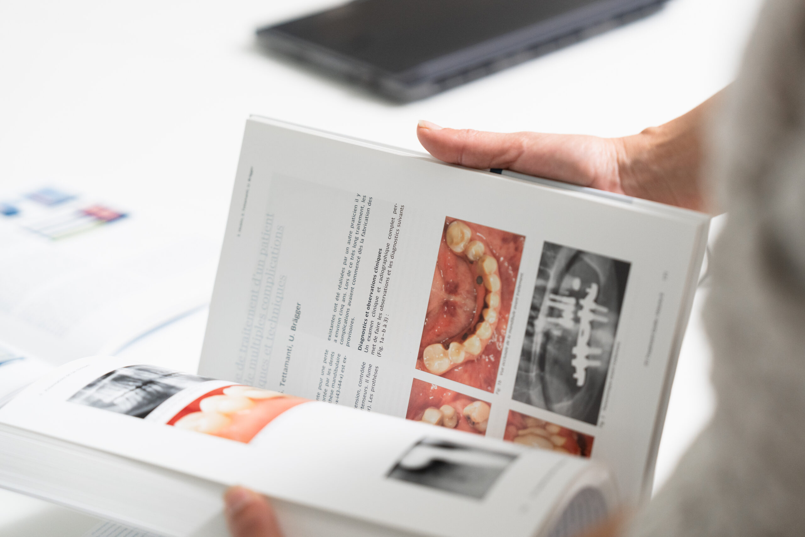 Publication scientifique en pathologie implantaire et études cliniques