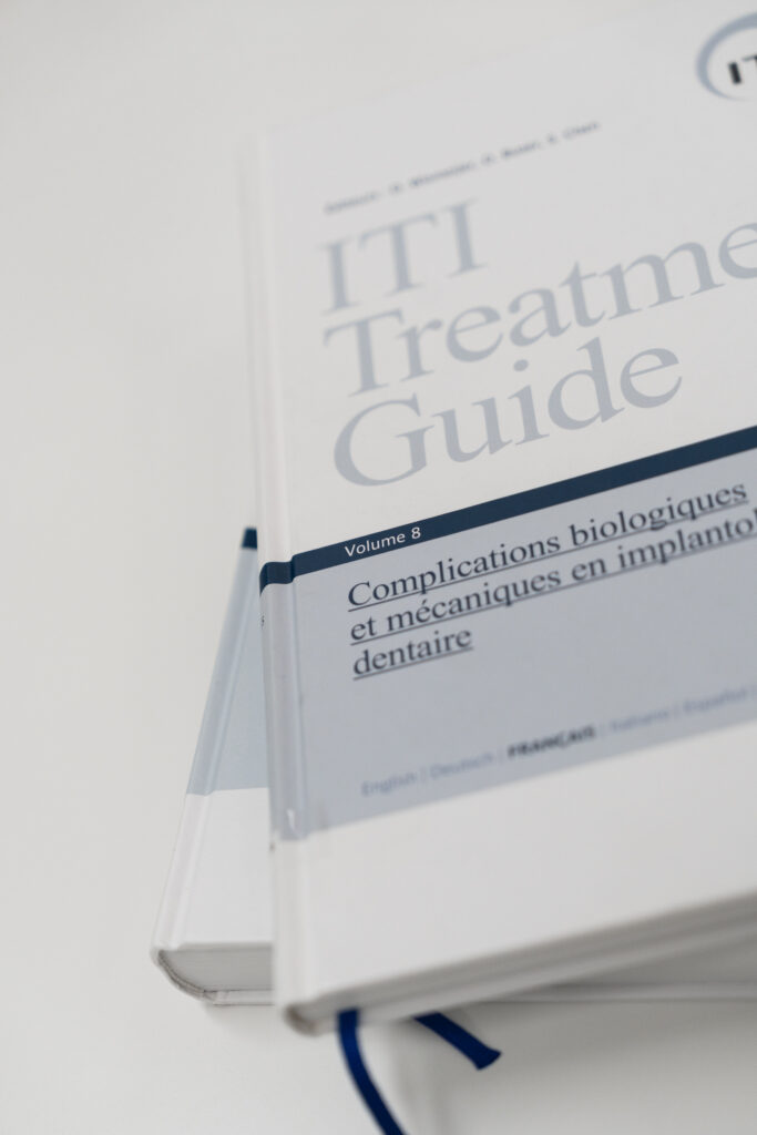 Deux guides ITI Treatment Guide sur les complications en implantologie dentaire